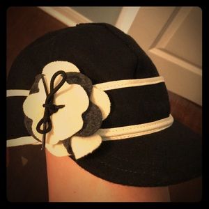 HIGH QUALITY Black & white cap/hat